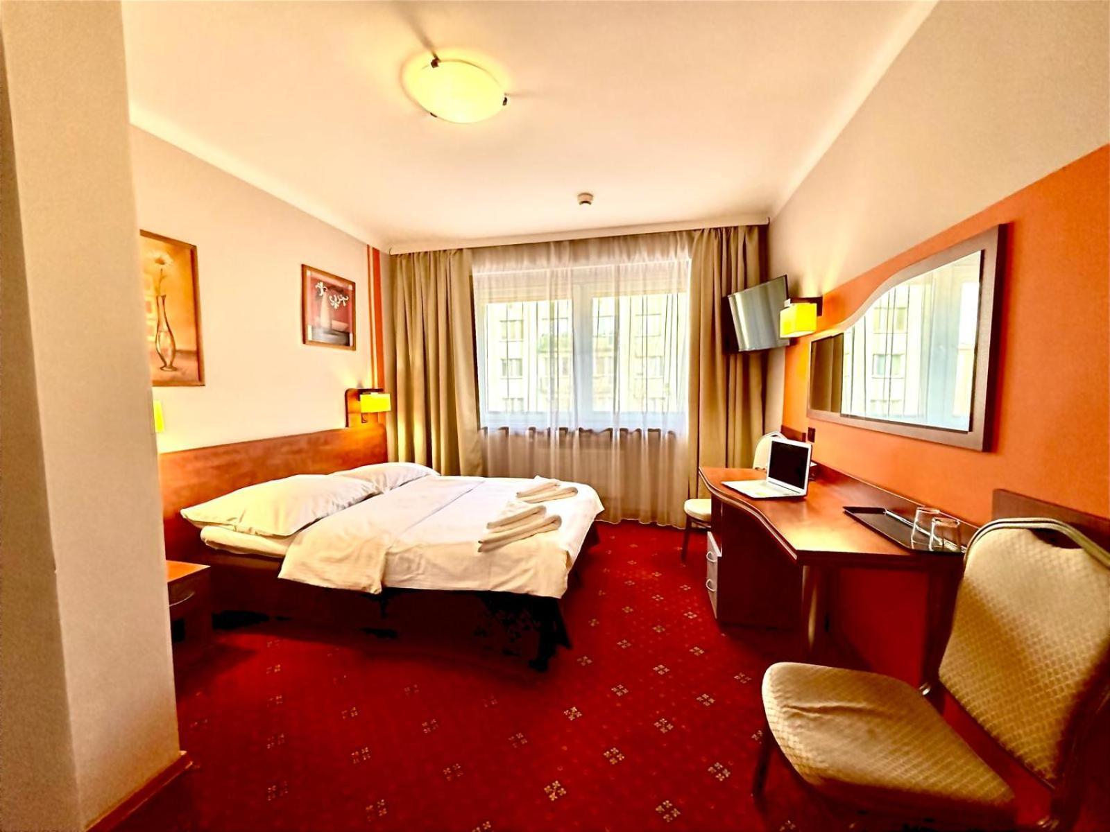 Hotel Orion Sosnowiec Exteriör bild